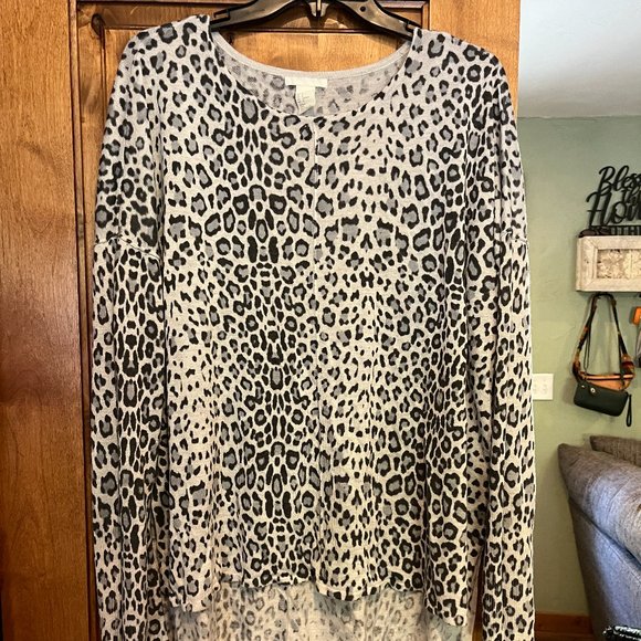 Leopard Print Long Sleeve - Picture 1 of 2